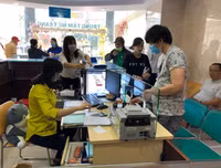 [ẢNH] Ngày vía Thần Tài 2020: Những mặt hàng đắt khách ngoài... vàng