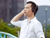 [ẢNH] Những nghệ sĩ Việt đột ngột rẽ hướng khiến khán giả tiếc nuối