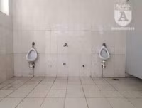 [Ảnh] Công viên Cầu Giấy: Hãi hùng vào nhà vệ sinh công cộng bẩn thỉu