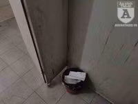 [Ảnh] Công viên Cầu Giấy: Hãi hùng vào nhà vệ sinh công cộng bẩn thỉu