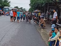Hiện trường sạt lở nghiêm trọng ở đèo Bảo Lộc, giao thông tê liệt
