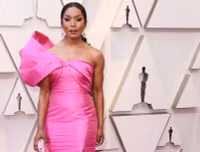 [ẢNH] Chuyện lạ Oscar 2019: Nam tài tử tự tin mặc váy 