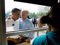 [ẢNH] Tình bạn đáng ngưỡng mộ giữa Cựu Tổng thống Mỹ Barack Obama và ứng viên Tổng thống Joe Biden
