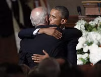 [ẢNH] Tình bạn đáng ngưỡng mộ giữa Cựu Tổng thống Mỹ Barack Obama và ứng viên Tổng thống Joe Biden