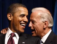 [ẢNH] Tình bạn đáng ngưỡng mộ giữa Cựu Tổng thống Mỹ Barack Obama và ứng viên Tổng thống Joe Biden