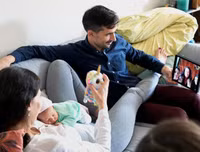 [ẢNH] Khoảng khắc sự sống mới chào đời giữa 