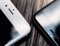[ẢNH] Những sai lầm tai hại nhiều người mắc phải khiến smartphone nhanh hỏng