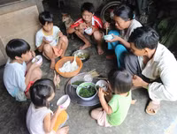 Cuộc sống đói nghèo trong những gia đình 