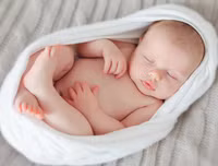 Học ngay bí quyết chăm sóc trẻ sơ sinh trong mùa lạnh