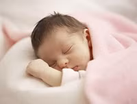 Học ngay bí quyết chăm sóc trẻ sơ sinh trong mùa lạnh