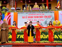 [ẢNH] Cận cảnh vẻ đẹp tráng lệ của chùa Ba Vàng
