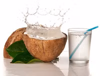 [ẢNH] Những công dụng bất ngờ của nước dừa đối với sức khỏe