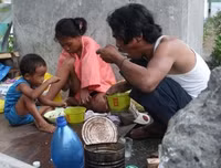 Pagpag - món thịt thừa từ bãi rác ám ảnh cuộc sống dân nghèo Philippines