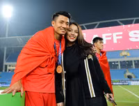 [ẢNH] Chân dung những bóng hồng xinh đẹp của các cầu thủ Việt Nam tham dự AFF Cup 2018