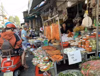 [ẢNH] Ngày vía Thần Tài 2020: Những mặt hàng đắt khách ngoài... vàng