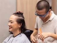 [ẢNH] Ngoại hình khác lạ ở tuổi 57 của NSND Lê Khanh – tượng đài nhan sắc một thời