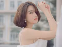 Bỏng mắt trước bộ ảnh khoe thân hoang dại của Ngọc Trinh ở Bali