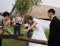 [ẢNH] Giật mình trước những phong tục cưới hỏi kỳ lạ trên thế giới