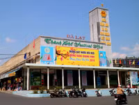 [ẢNH] Đà Lạt dời dinh tỉnh trưởng, xóa rạp Hòa Bình để quy hoạch ra sao?