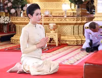 Thái Lan: Sập trang web Văn phòng Hoàng gia vì... dung nhan xinh đẹp của Hoàng Quý phi