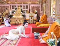 Thái Lan: Sập trang web Văn phòng Hoàng gia vì... dung nhan xinh đẹp của Hoàng Quý phi