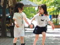 [ẢNH] Giải mã sức hút của những cặp song sinh được mệnh danh đẹp nhất thế giới