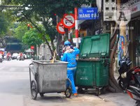 [Ảnh] Hà Nội: Những phận người nhọc nhằn mưu sinh trong dịp nghỉ lễ