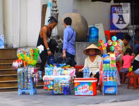 [Ảnh] Hà Nội: Những phận người nhọc nhằn mưu sinh trong dịp nghỉ lễ