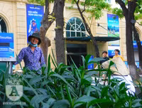 [Ảnh] Hà Nội: Những phận người nhọc nhằn mưu sinh trong dịp nghỉ lễ
