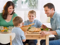 [ẢNH] Những thực phẩm có nguy cơ gây dậy thì sớm ở trẻ