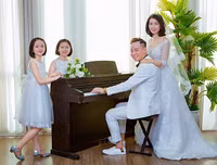 [ẢNH] Những cặp vợ chồng chênh lệch hàng chục tuổi của showbiz Việt nhưng vẫn hạnh phúc bền lâu