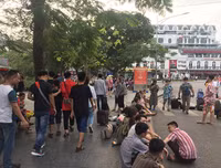 [ẢNH] Phố đi bộ Hồ Gươm tấp nập trong những ngày cuối dịp nghỉ lễ