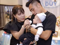 [ẢNH] Dàn cầu thủ giản dị tới chung vui với Duy Mạnh trong lễ ăn hỏi