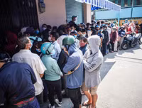 [ẢNH] Người dân lao đao vì 