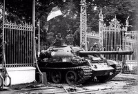 [ẢNH] Những hình ảnh khó quên trong ngày giải phóng miền Nam, thống nhất đất nước năm 1975