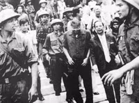 [ẢNH] Những hình ảnh khó quên trong ngày giải phóng miền Nam, thống nhất đất nước năm 1975