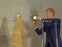 Chiêm ngưỡng cây thông Giáng sinh 2018 đắt đỏ nhất châu Âu