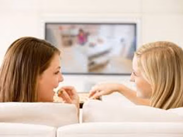 Xem TV nhiều có thể gây tắc mạch phổi ảnh 1