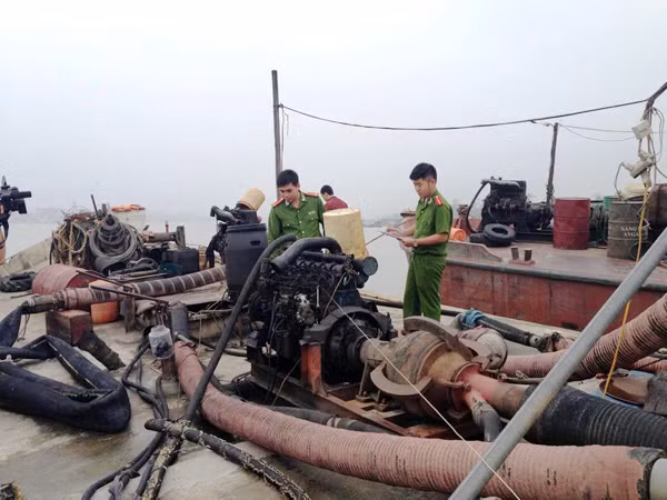 "Cát tặc" hoành hành, phải xử lý nghiêm cán bộ buông lỏng quản lý ảnh 2