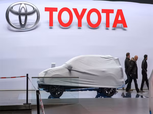 Hãng Toyota tạm ngừng sản xuất do động đất ảnh 1