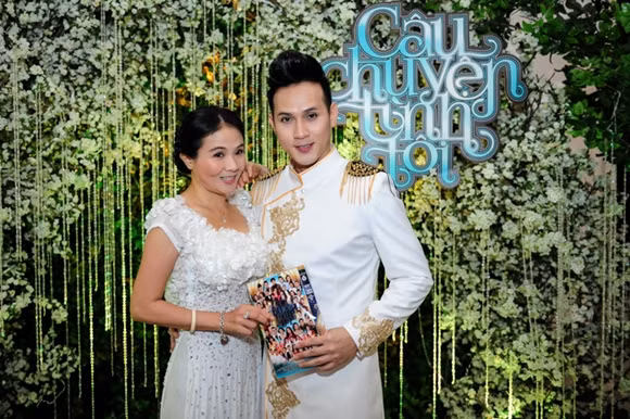 Các mỹ nhân Việt hội ngộ mừng ra mắt Gala nhạc Việt số 6 ảnh 3