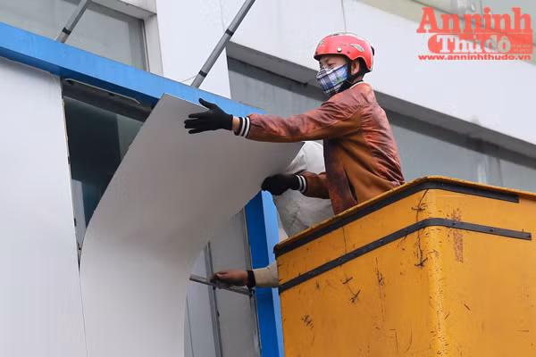 Thoải mái tản bộ trên vỉa hè Hà Nội phong quang, sạch sẽ ảnh 6 Thoải mái tản bộ trên vỉa hè Hà Nội phong quang, sạch sẽ ảnh 6