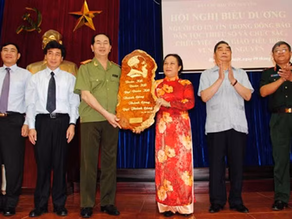 Vun đắp khối đoàn kết dân tộc bằng những việc làm thiết thực ảnh 1
