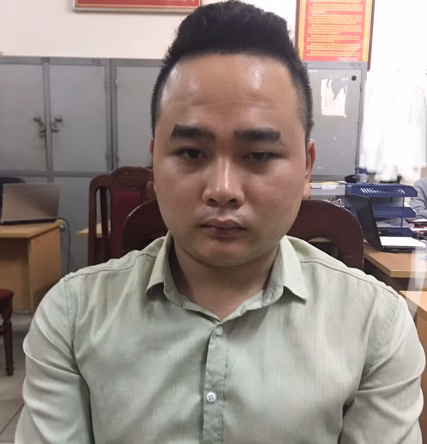 Bắt đối tượng truy nã đang tìm cách trốn sang nước ngoài ảnh 1