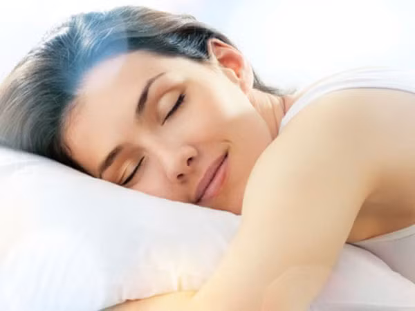 Lý do không nên mặc đồ lót khi đi ngủ ảnh 1