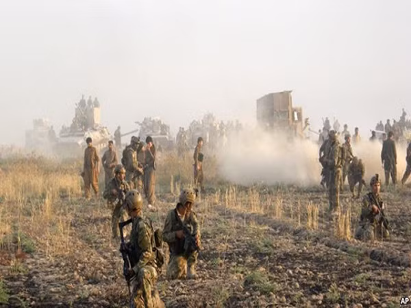 Người Kurd ở Iraq tấn công ồ ạt, quy mô lớn vào IS ảnh 1
