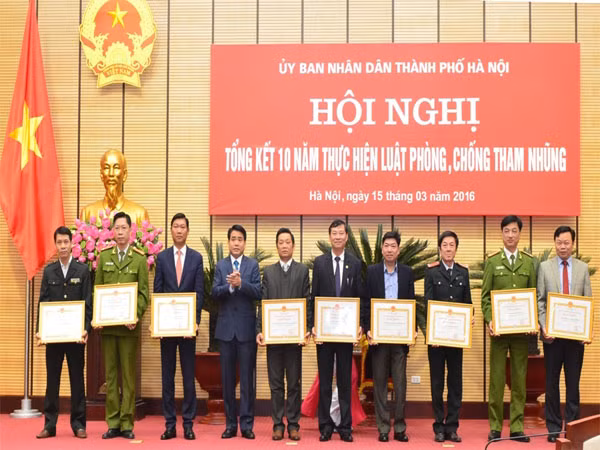 Thay thế ngay cán bộ cửa quyền, quan liêu ảnh 1