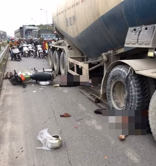 Hai người tử vong thương tâm sau va chạm với xe bồn ảnh 1