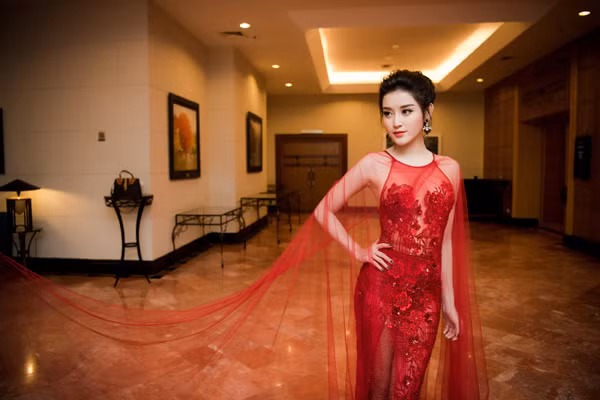 Á hậu Huyền My táo bạo với phong cách xuyên thấu ảnh 3 Á hậu Huyền My táo bạo với phong cách xuyên thấu ảnh 3
