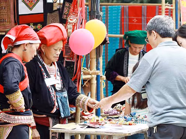 Hội chợ hàng thủ công truyền thống ảnh 1